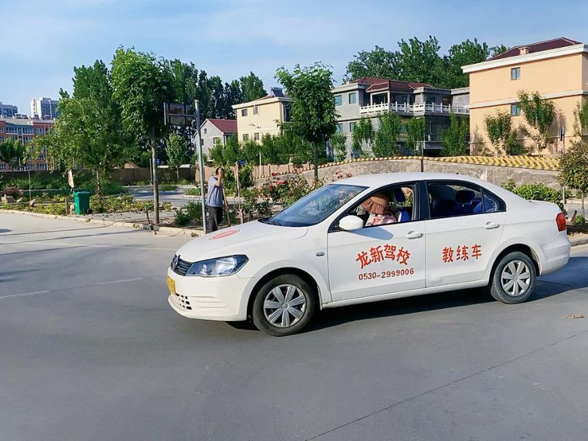 点击查看详细信息<br>标题：校内展示 阅读次数：955