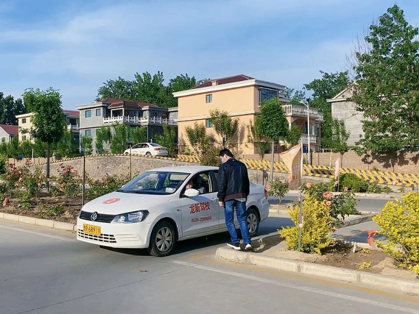 点击查看详细信息<br>标题：校内展示 阅读次数：760