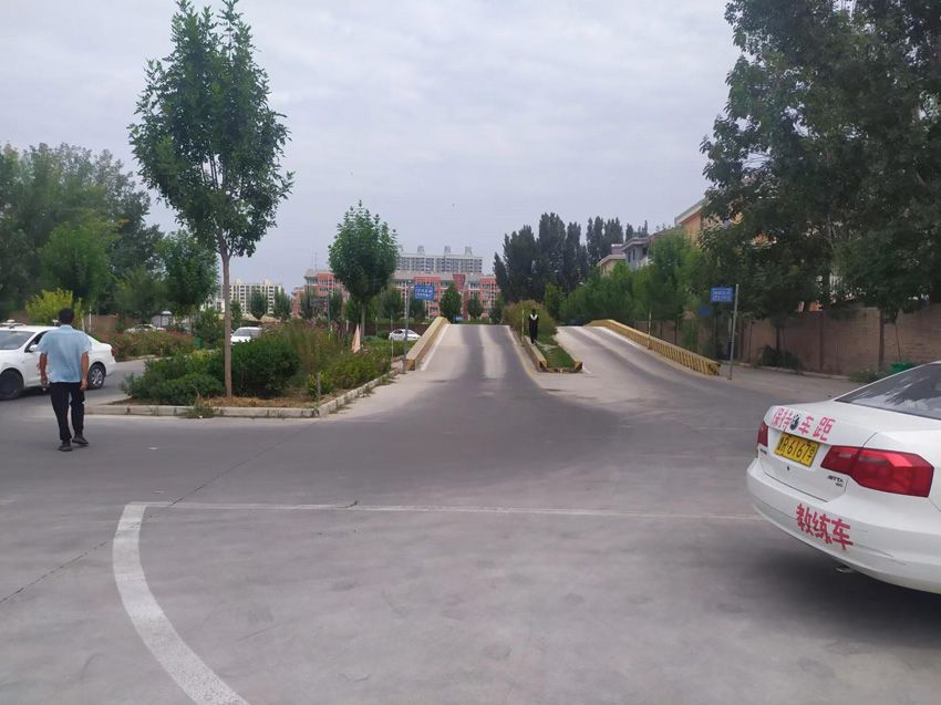 点击查看详细信息<br>标题：校内展示 阅读次数：711